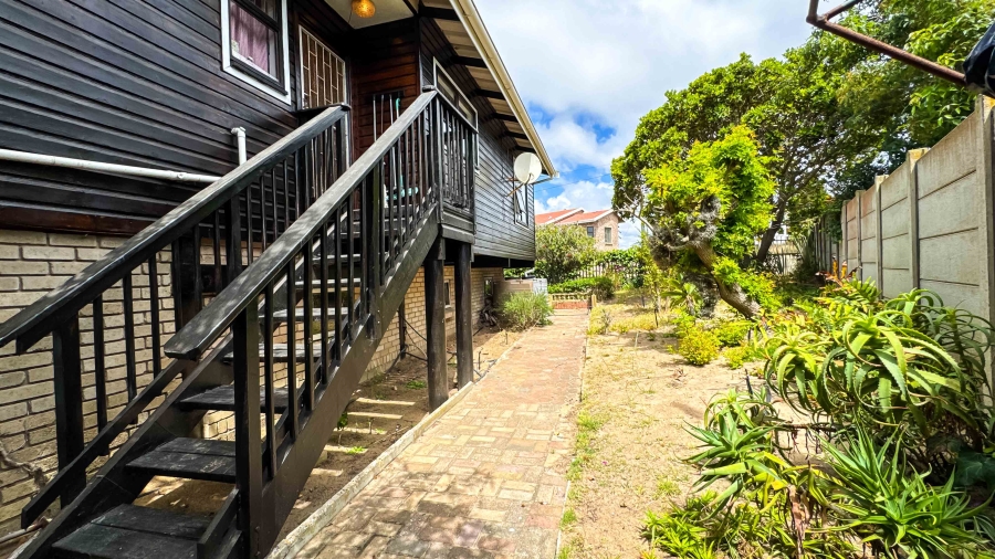 4 Bedroom Property for Sale in Dana Bay Western Cape